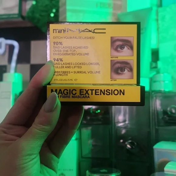 NEW! MAC Magic Extension 5MM Fibre Mascara FULL SIZE - Picture 5 of 5